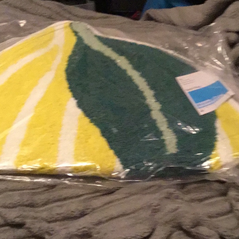 Room Essentials "Lemon" Bath Mat new